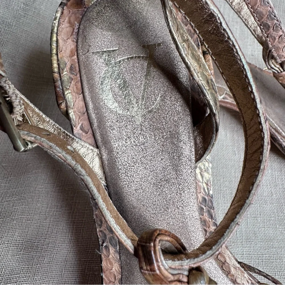 Vince Camuto Forster Reptile Bronze Gold Strappy Sandals 8 - Picture 13 of 14